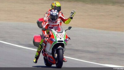 uploadfromtaptalk1343661688333.jpg (43.91 KiB) Visto 5487 volte uploadfromtaptalk1343661688333.jpg