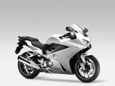 honda-vfr800f.jpg (43.46 KiB) Visto 3536 volte honda-vfr800f.jpg