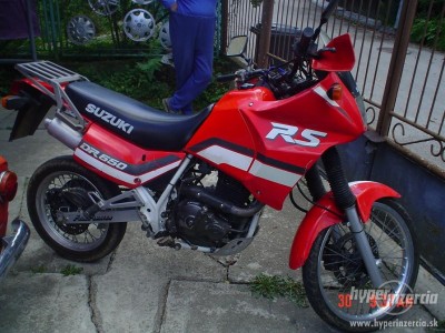 254423-predam-suzuki-dr-650-rs-1.jpg