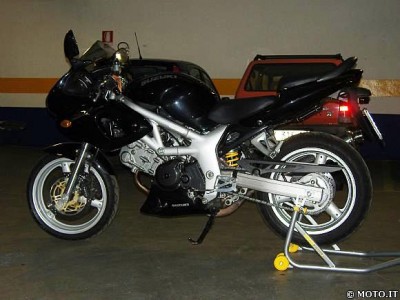 sv650s lato.jpg